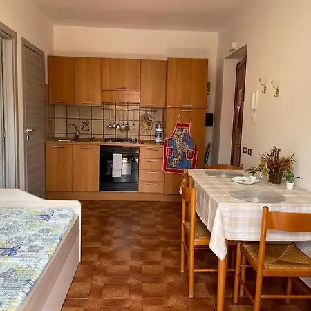 Gaia A アパート トロペーア